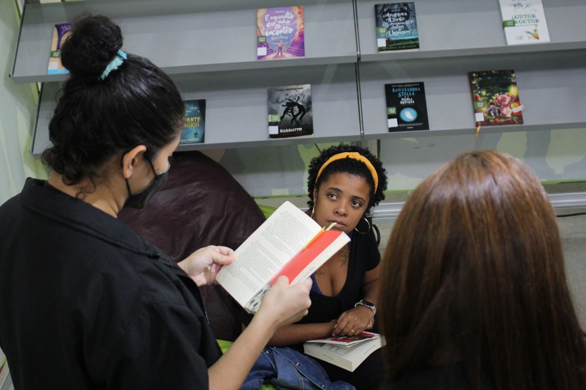 Leitura Ao P Do Ouvido Biblioteca De S O Paulo