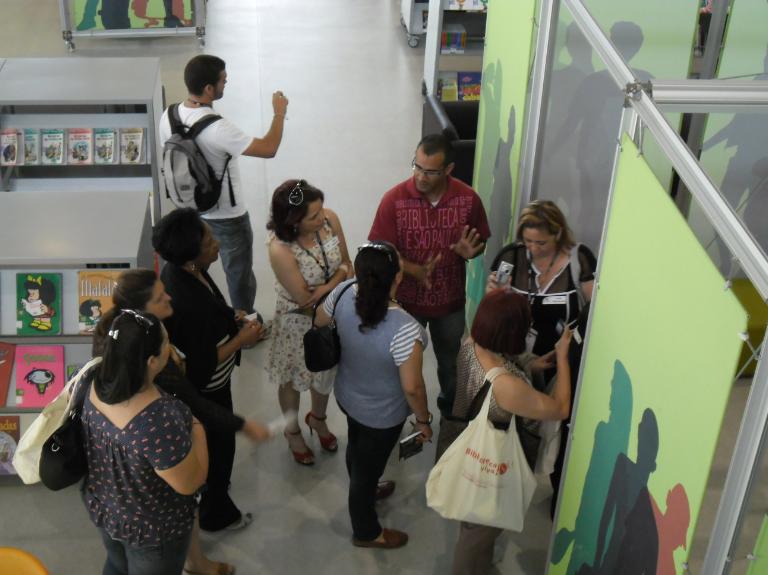 Participantes Do Semin Rio Visitam A Bsp Biblioteca De S O Paulo