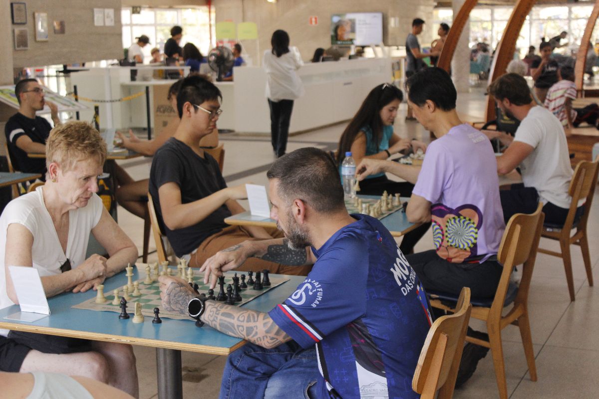 Biblioteca Vidal Ramos oferece aulas gratuitas de xadrez 